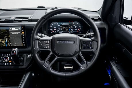 Land Rover Defender 3.0 Defender X-Dynamic HSE D MHEV A 4WD 3dr 29