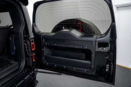 Land Rover Defender 3.0 Defender X-Dynamic HSE D MHEV A 4WD 3dr 19