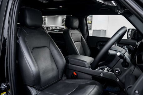 Land Rover Defender 3.0 D350 MHEV X-Dynamic HSE SUV 3dr Diesel Auto 4WD Euro 6 (s/s) (350 ps) 3