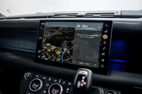 Land Rover Defender 3.0 Defender X-Dynamic HSE D MHEV A 4WD 3dr 33