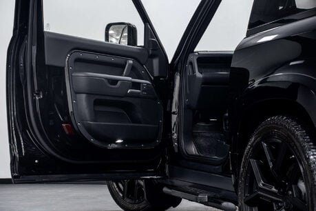 Land Rover Defender 3.0 D350 MHEV X-Dynamic HSE SUV 3dr Diesel Auto 4WD Euro 6 (s/s) (350 ps) 6