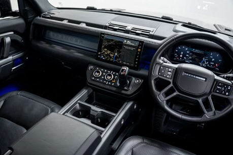 Land Rover Defender 3.0 D350 MHEV X-Dynamic HSE SUV 3dr Diesel Auto 4WD Euro 6 (s/s) (350 ps) 30