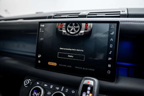 Land Rover Defender 3.0 Defender X-Dynamic HSE D MHEV A 4WD 3dr 35