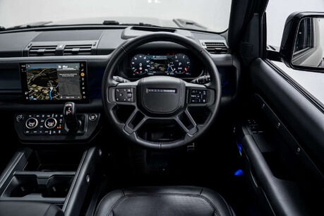 Land Rover Defender 3.0 Defender X-Dynamic HSE D MHEV A 4WD 3dr 28