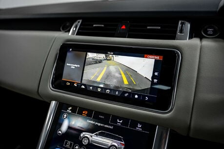 Land Rover Range Rover Sport 2.0 Range Rover Sport HSE Silver P400e Auto 4WD 5dr 38