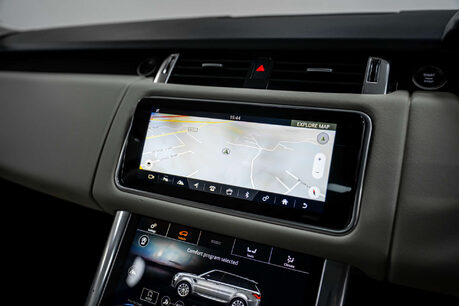 Land Rover Range Rover Sport 2.0 Range Rover Sport HSE Silver P400e Auto 4WD 5dr 37