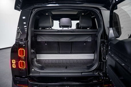 Land Rover Defender 3.0 Defender X-Dynamic HSE D MHEV A 4WD 3dr 20