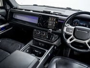 Land Rover Defender 3.0 Defender X-Dynamic HSE D MHEV A 4WD 3dr 32
