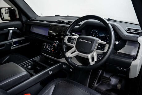 Land Rover Defender 3.0 Defender X-Dynamic HSE D MHEV A 4WD 3dr 2