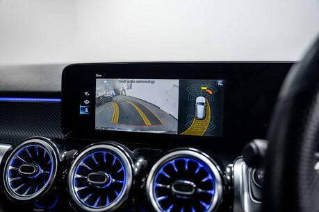 Mercedes-Benz GLB 1.3 GLB 200 AMG Line Premium+ Night Edition A 5dr 36