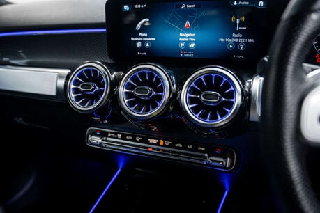 Mercedes-Benz GLB 1.3 GLB 200 AMG Line Premium+ Night Edition A 5dr 34