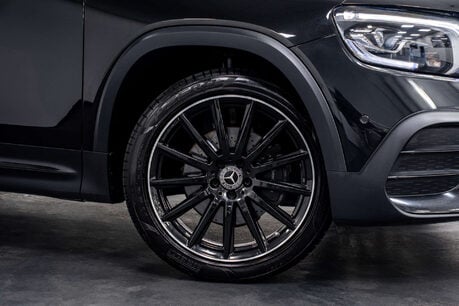 Mercedes-Benz GLB 1.3 GLB 200 AMG Line Premium+ Night Edition A 5dr 4