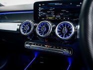 Mercedes-Benz GLB 1.3 GLB 200 AMG Line Premium+ Night Edition 5dr 34