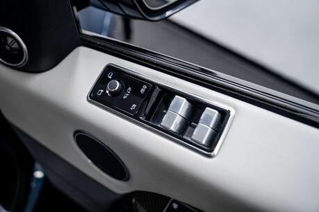 Land Rover Range Rover Sport 5.0 Range Rover Sport SVR Carbon Edition Auto 4WD 5dr 25