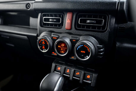 Suzuki Jimny 0.7cc 24