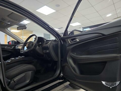 MG MG5 52.5kWh Excite Auto 5dr 44