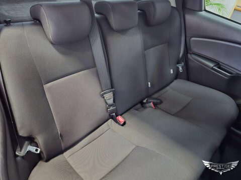 Toyota Yaris 1.5 VVT-h Design E-CVT Euro 6 5dr 83