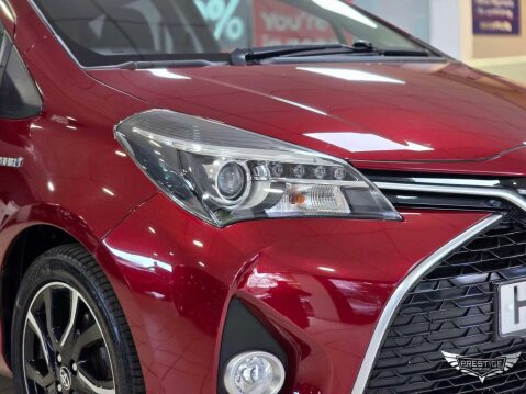 Toyota Yaris 1.5 VVT-h Design E-CVT Euro 6 5dr 14