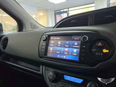 Toyota Yaris 1.5 VVT-h Design E-CVT Euro 6 5dr 75