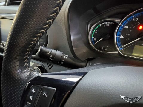 Toyota Yaris 1.5 VVT-h Design E-CVT Euro 6 5dr 56