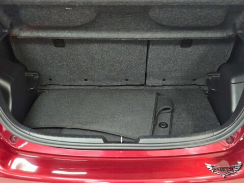 Toyota Yaris 1.5 VVT-h Design E-CVT Euro 6 5dr 89