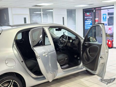 Smart Forfour 17.6kWh Premium Auto 5dr (22kW Charger) 40