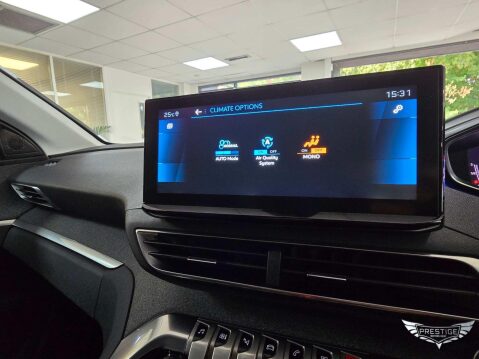 Peugeot 3008 1.5 BlueHDi Allure Premium Euro 6 (s/s) 5dr 31