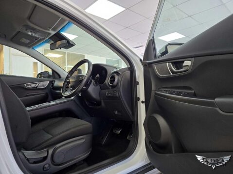 Hyundai KONA 39kWh SE Auto 5dr (10.5kW Charger) 44