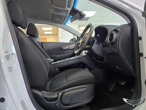 Hyundai KONA 39kWh SE Auto 5dr (10.5kW Charger) 59