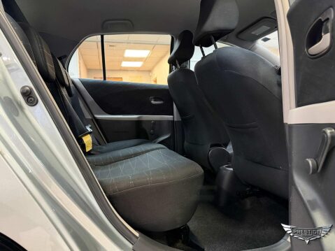 Toyota Yaris 1.3 VVT-i TR 5dr 50