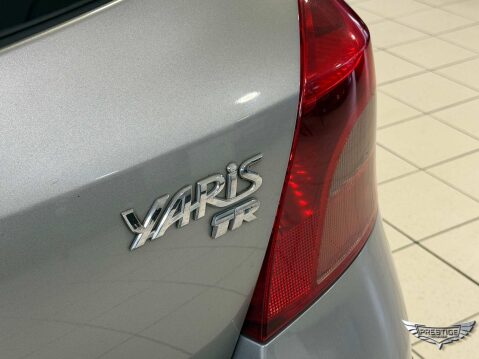 Toyota Yaris 1.3 VVT-i TR 5dr 17