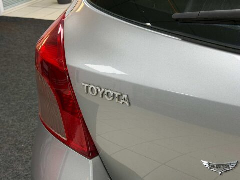 Toyota Yaris 1.3 VVT-i TR 5dr 18