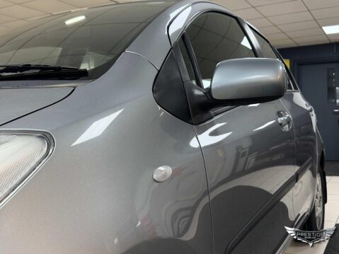 Toyota Yaris 1.3 VVT-i TR 5dr 52