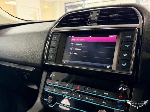Jaguar F-Pace 2.0 D180 Prestige Auto AWD Euro 6 (s/s) 5dr 32