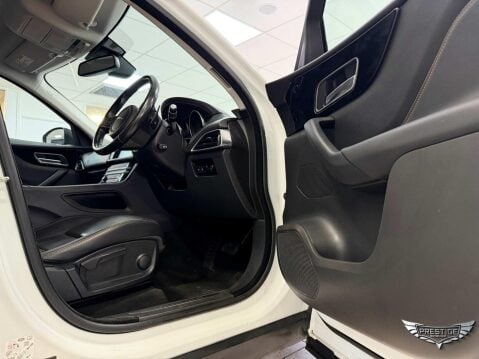 Jaguar F-Pace 2.0 D180 Prestige Auto AWD Euro 6 (s/s) 5dr 45