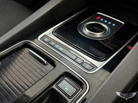 Jaguar F-Pace 2.0 D180 Prestige Auto AWD Euro 6 (s/s) 5dr 26