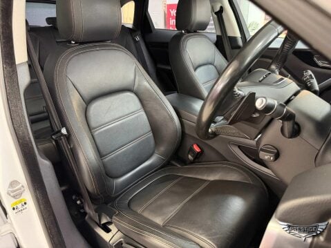 Jaguar F-Pace 2.0 D180 Prestige Auto AWD Euro 6 (s/s) 5dr 84