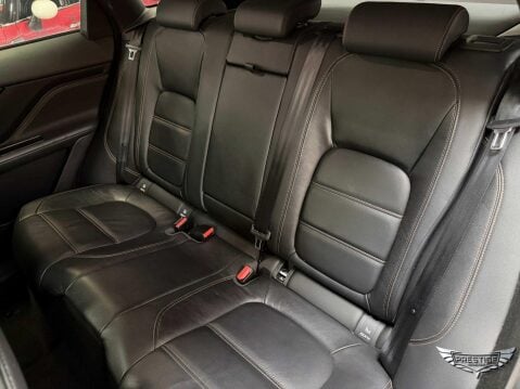 Jaguar F-Pace 2.0 D180 Prestige Auto AWD Euro 6 (s/s) 5dr 23