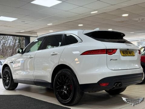 Jaguar F-Pace 2.0 D180 Prestige Auto AWD Euro 6 (s/s) 5dr 39