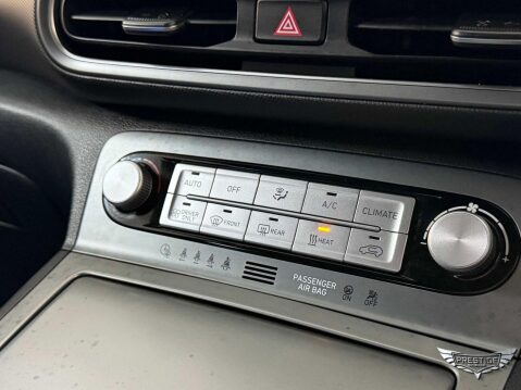 Hyundai KONA 64kWh Premium Auto 5dr (10.5kW Charger) 28