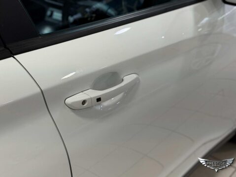 Hyundai KONA 64kWh Premium Auto 5dr (10.5kW Charger) 67