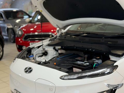 Hyundai KONA 64kWh Premium Auto 5dr (10.5kW Charger) 93