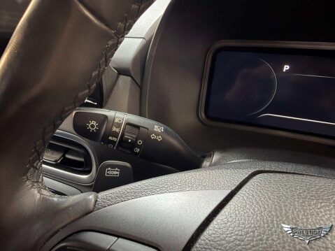 Hyundai KONA 64kWh Premium Auto 5dr (10.5kW Charger) 55