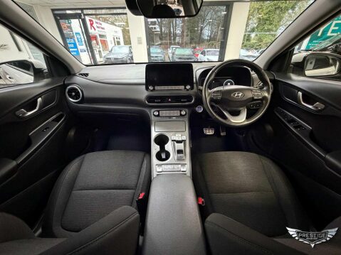 Hyundai KONA 64kWh Premium Auto 5dr (10.5kW Charger) 25