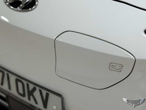 Hyundai KONA 64kWh Premium Auto 5dr (10.5kW Charger) 8