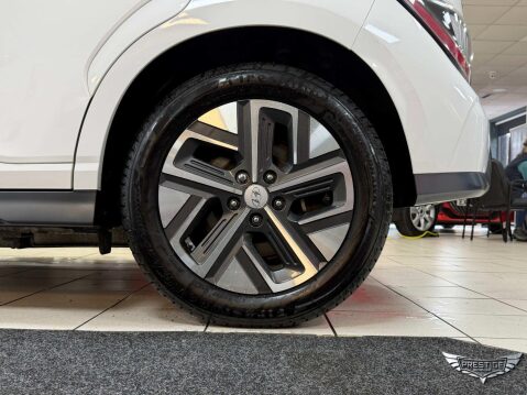 Hyundai KONA 64kWh Premium Auto 5dr (10.5kW Charger) 65