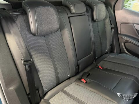 Peugeot 3008 1.6 13.2kWh Allure Premium e-EAT Euro 6 (s/s) 5dr 88