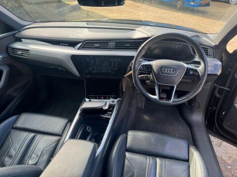 Audi E-Tron QUATTRO S LINE 7