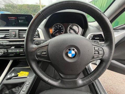 BMW 1 Series 118d SE 5-door 10