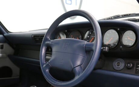 Porsche 993 993 Carrera Coupe - Exquisite Example 6